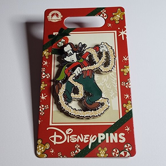 Disney Parks Goofy Holiday Cheer Christmas Pin Garland New on Card - Picture 1 of 2